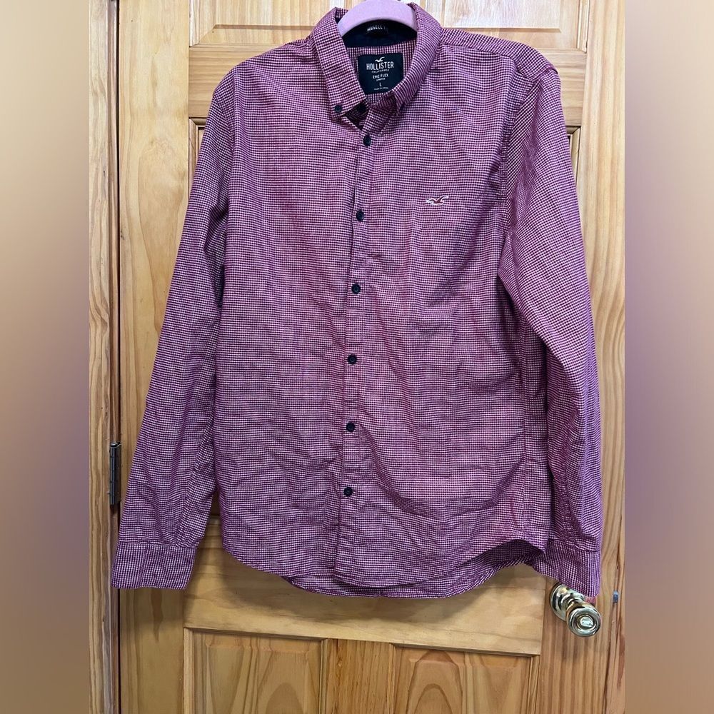 Hollister muscle fit epic stretch size L burgundy and white checked button down